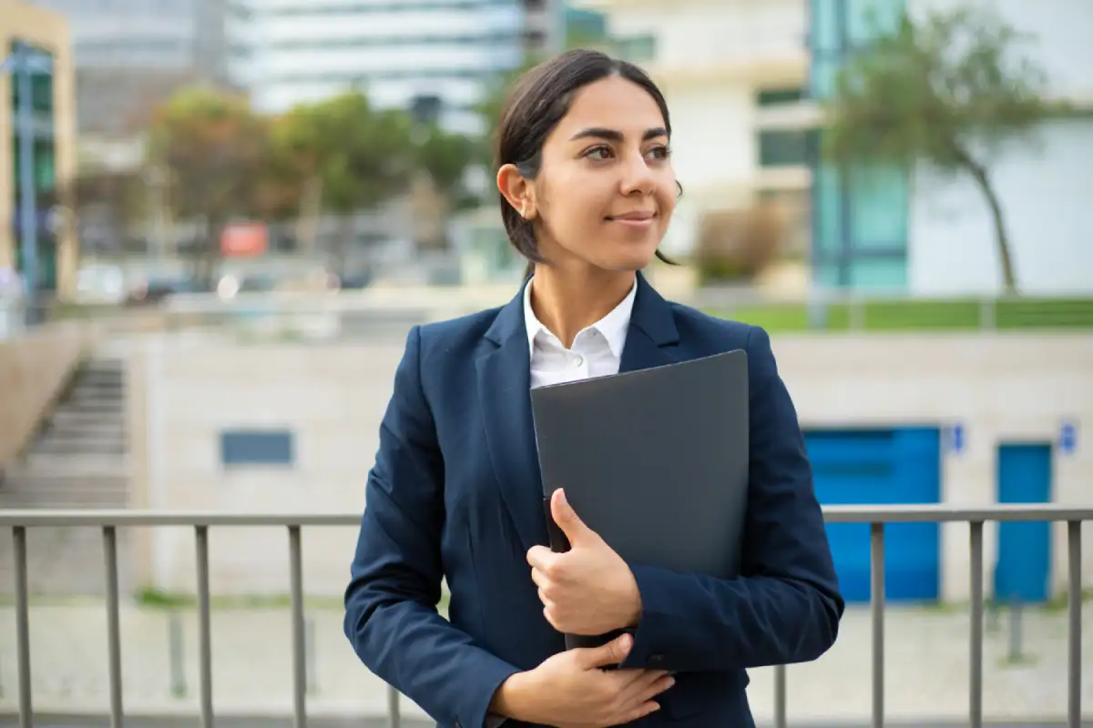 A commerce student in Mumbai exploring career options after completing a B.Com degree, including finance, management, and marketing.